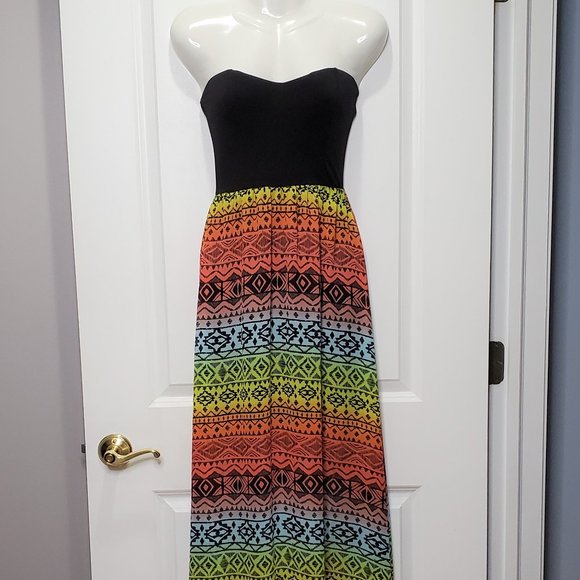 Wet Seal Dresses & Skirts - *SOLD* Wet Seal Strapless Boho Geometric Maxi Dress